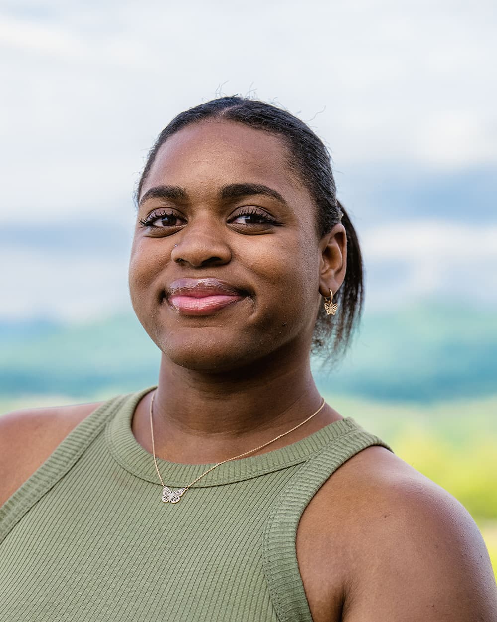 Mia Brown - Sales & Marketing Assistant